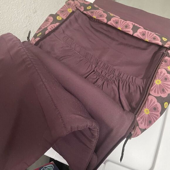 Petunia Pickle Bottom Bavarian Bliss Abundance Boxy Backpack Baby Bag - Picture 8 of 11